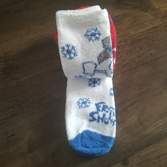 Frosty The Snowman Chenille Socks - 2 pairs - Christmas Theme - Picture 4 of 8